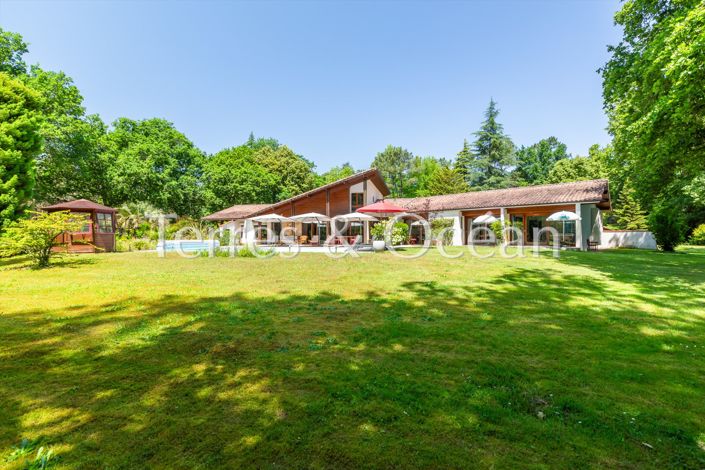 Image No.6-6 Bed House for sale