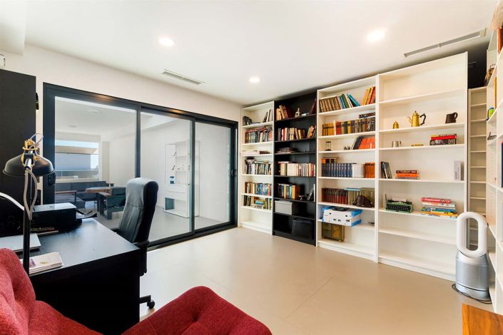 Image No.31-8 Bed House for sale