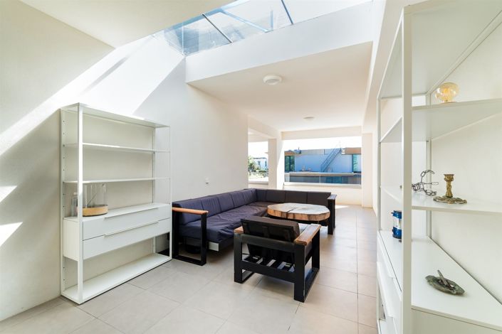 Image No.33-8 Bed House for sale