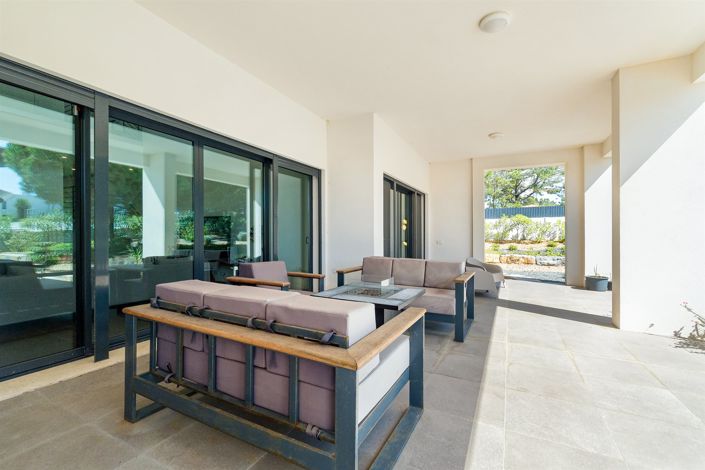 Image No.43-8 Bed House for sale