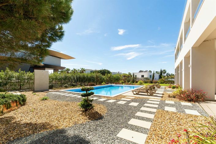 Image No.46-8 Bed House for sale
