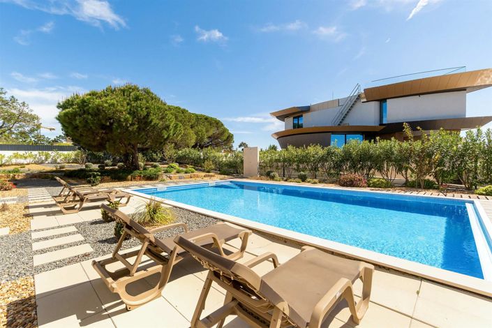 Image No.48-8 Bed House for sale