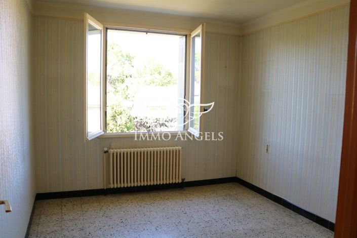 Image No.8-2 Bed House for sale