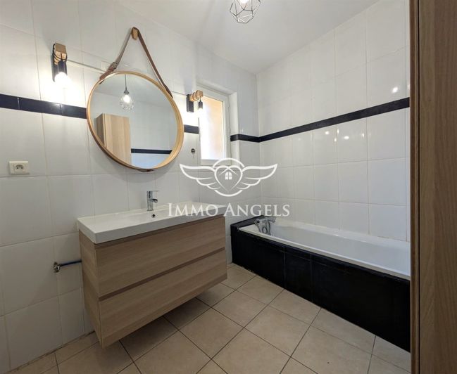Image No.7-2 Bed House for sale