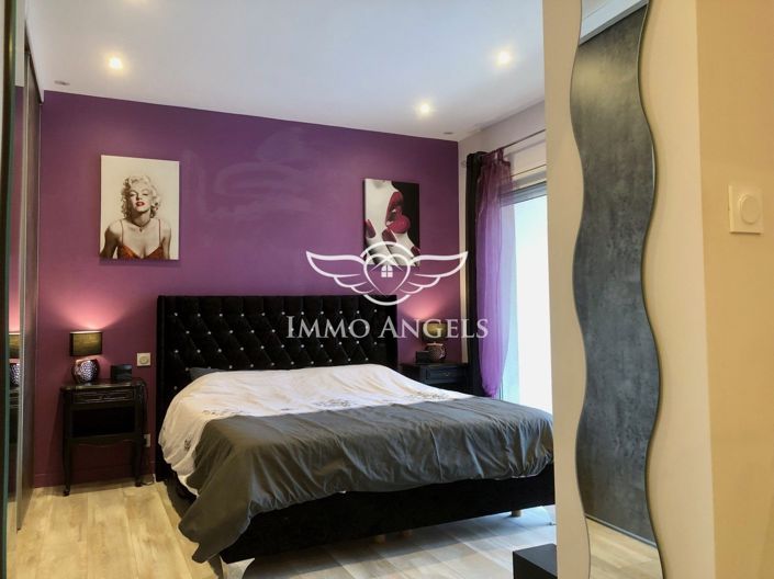 Image No.16-5 Bed House for sale