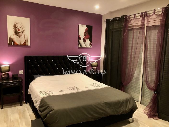 Image No.17-5 Bed House for sale