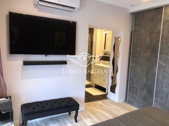 Image No.18-5 Bed House for sale