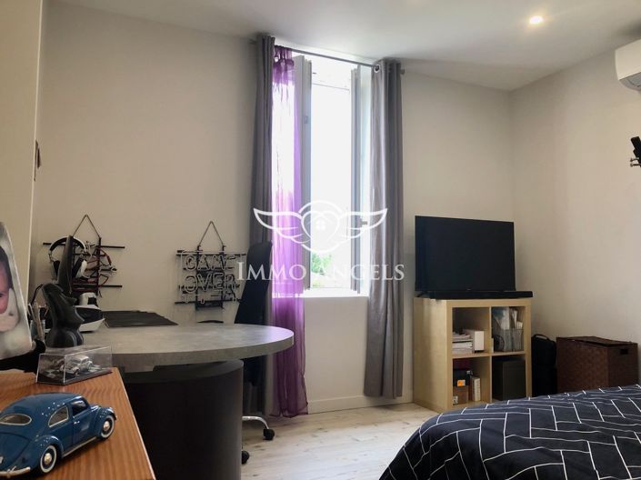 Image No.21-5 Bed House for sale