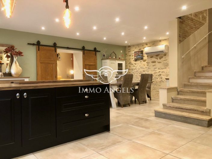 Image No.6-5 Bed House for sale