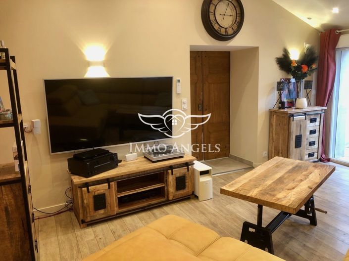 Image No.9-5 Bed House for sale