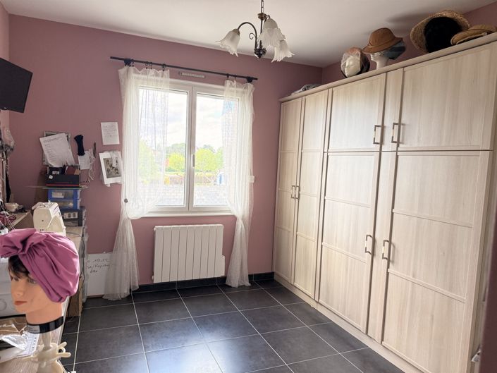 Image No.15-3 Bed House for sale