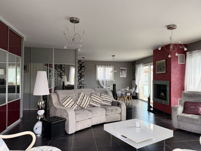 Image No.7-3 Bed House for sale