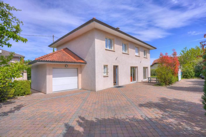 Image No.2-6 Bed House for sale