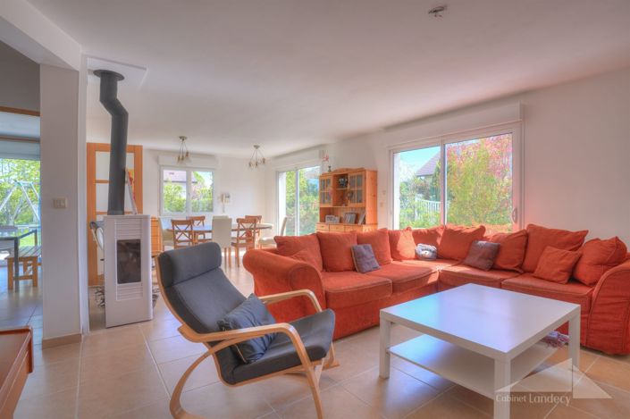 Image No.5-6 Bed House for sale