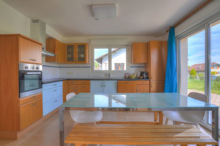 Image No.7-6 Bed House for sale