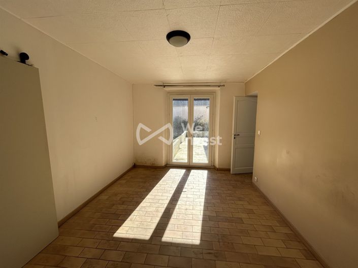 Image No.6-6 Bed House for sale