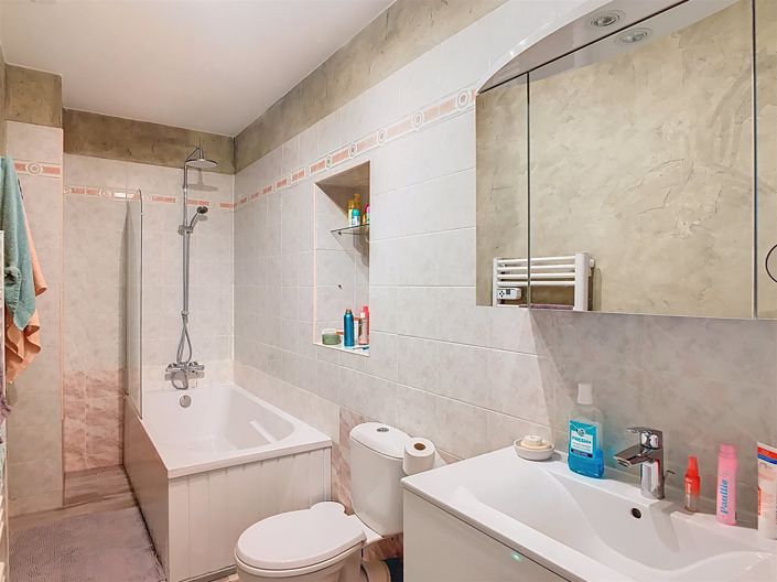 Image No.16-1 Bed House for sale