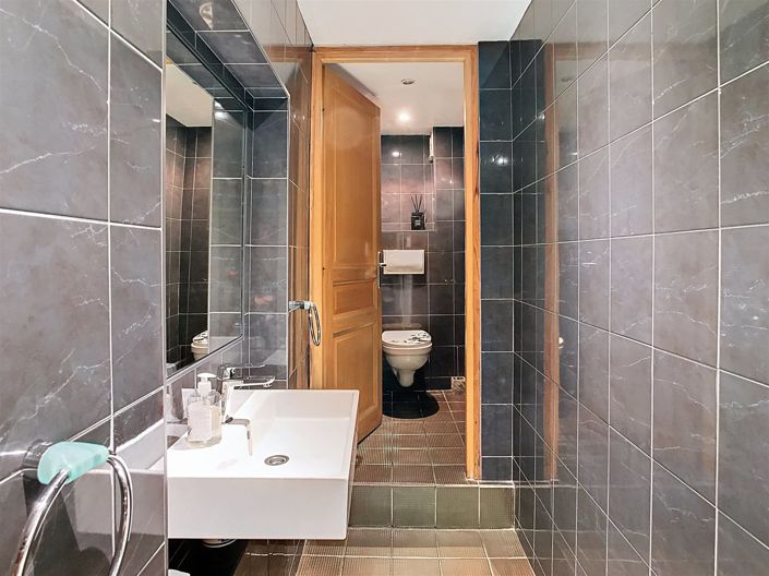 Image No.17-1 Bed House for sale