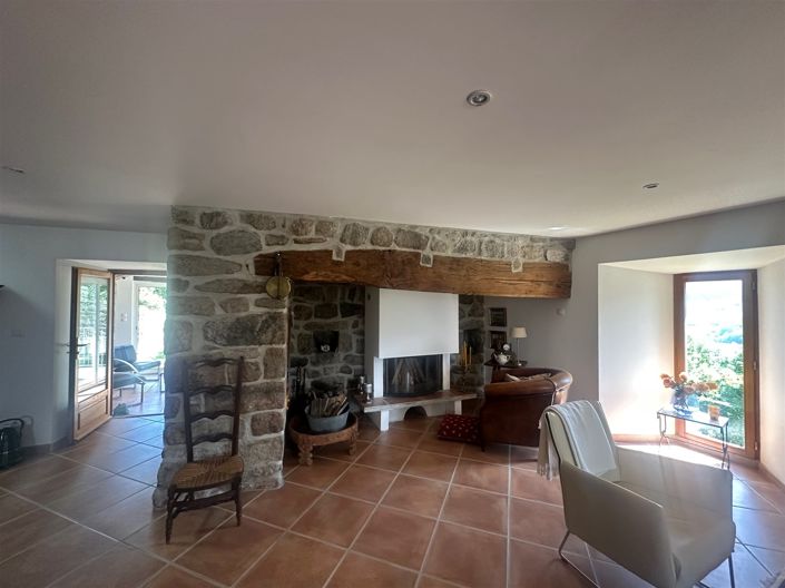 Image No.22-4 Bed House for sale