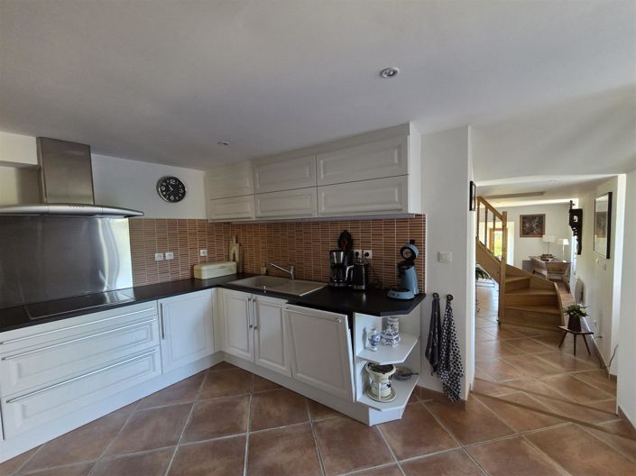 Image No.8-4 Bed House for sale
