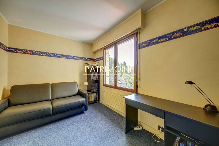 Image No.15-4 Bed Property for sale