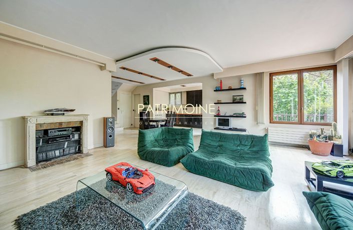 Image No.7-4 Bed Property for sale