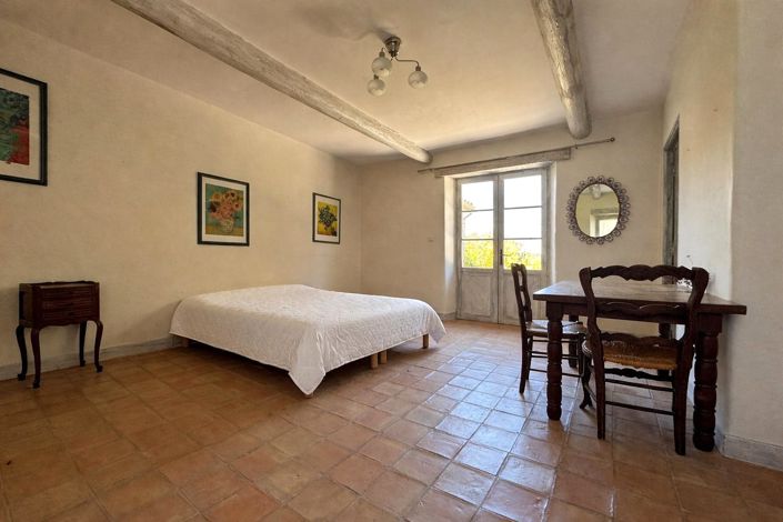 Image No.13-6 Bed Property for sale