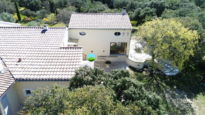 Image No.2-6 Bed Property for sale