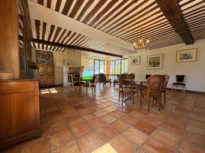 Image No.8-6 Bed Property for sale
