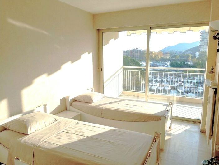 Image No.8-3 Bed Apartment for sale