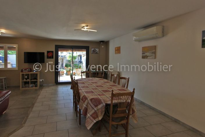 Image No.6-2 Bed House for sale