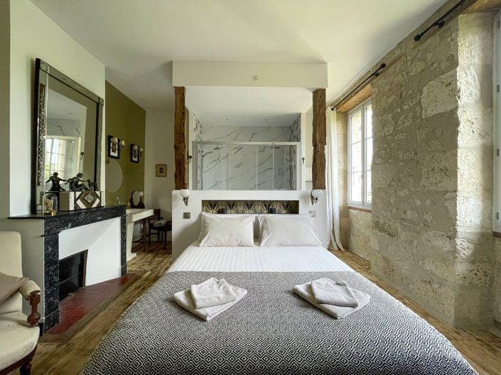 Image No.19-5 Bed Property for sale