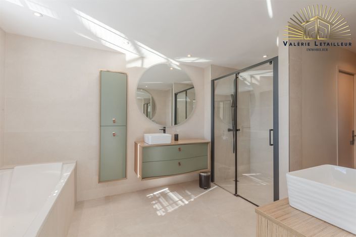 Image No.17-4 Bed House for sale