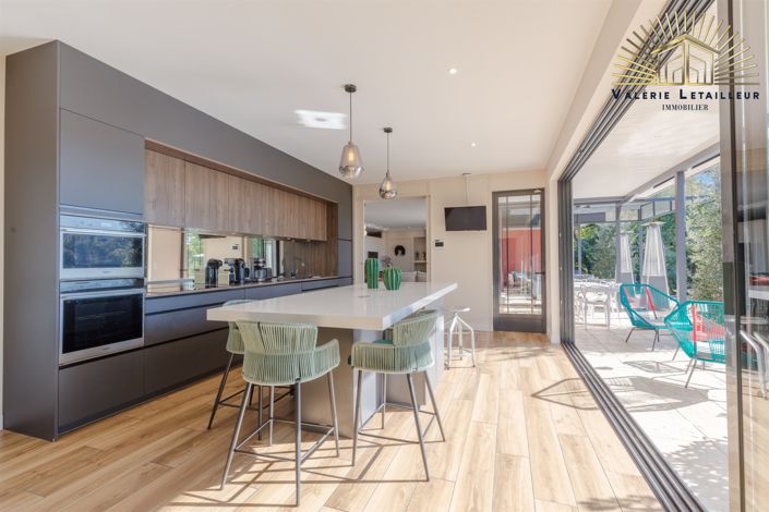 Image No.9-4 Bed House for sale