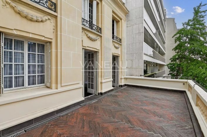 Image No.18-7 Bed House for sale