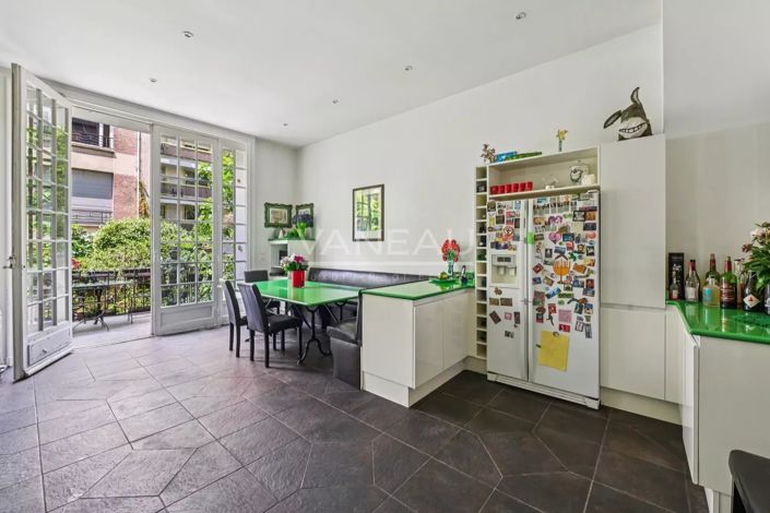 Image No.7-7 Bed House for sale