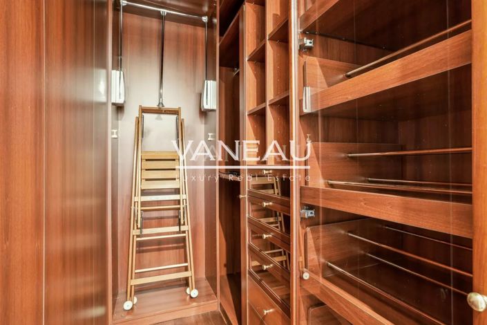 Image No.15-4 Bed Apartment for sale