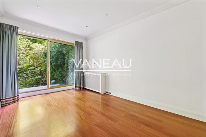 Image No.17-4 Bed Apartment for sale