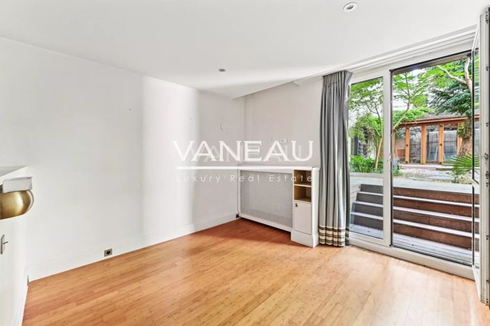 Image No.18-4 Bed Apartment for sale