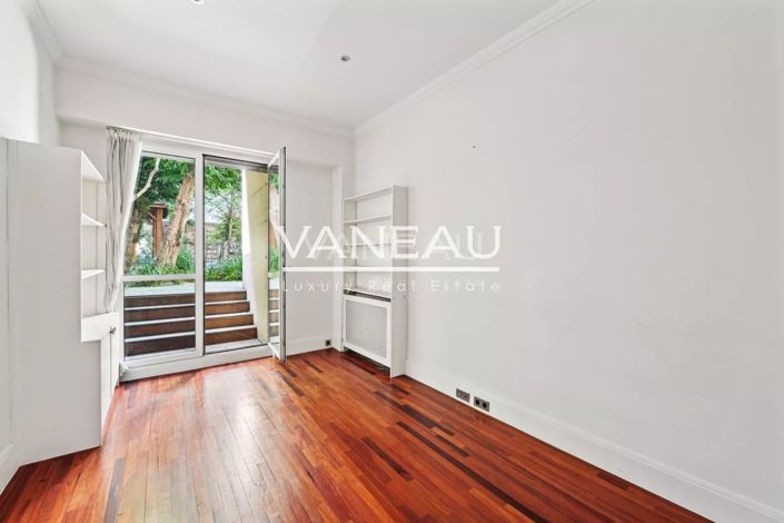 Image No.20-4 Bed Apartment for sale