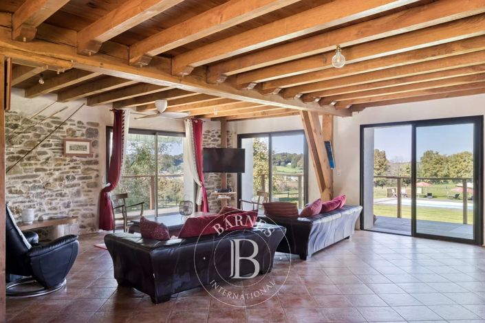 Image No.15-7 Bed House for sale