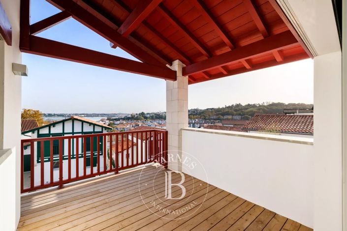 Image No.14-3 Bed House for sale