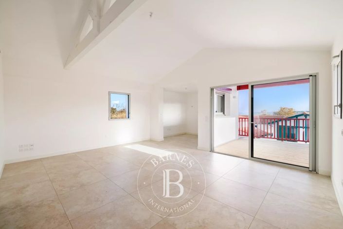 Image No.4-3 Bed House for sale