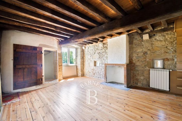 Image No.12-6 Bed House for sale
