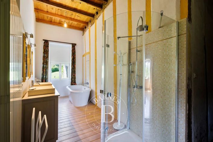 Image No.15-6 Bed House for sale