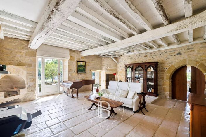 Image No.5-6 Bed House for sale