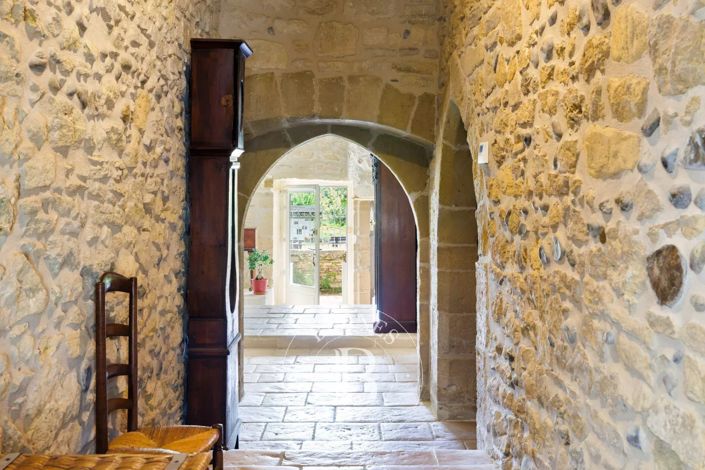 Image No.8-6 Bed House for sale