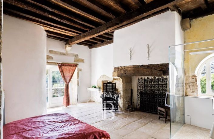 Image No.9-6 Bed House for sale