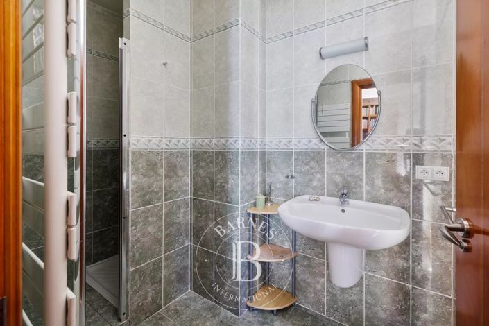 Image No.13-5 Bed House for sale