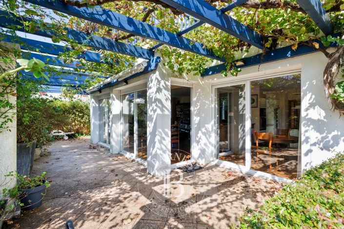 Image No.2-5 Bed House for sale